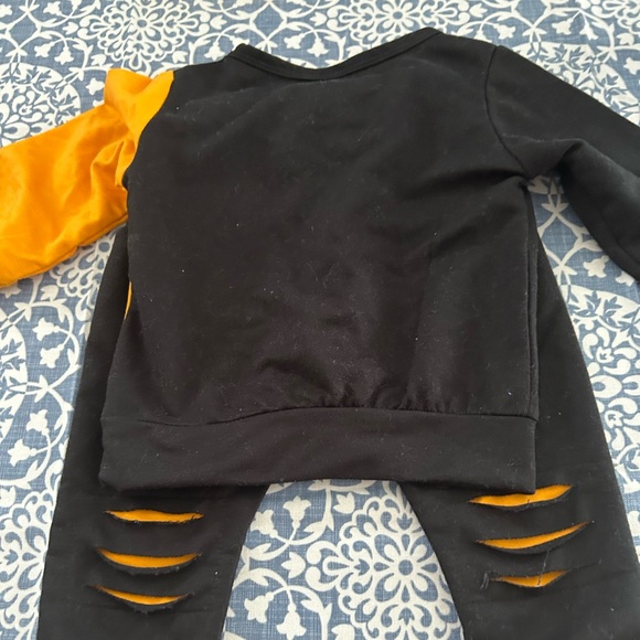 Mamas Boy Outfit - Picture 3 of 7